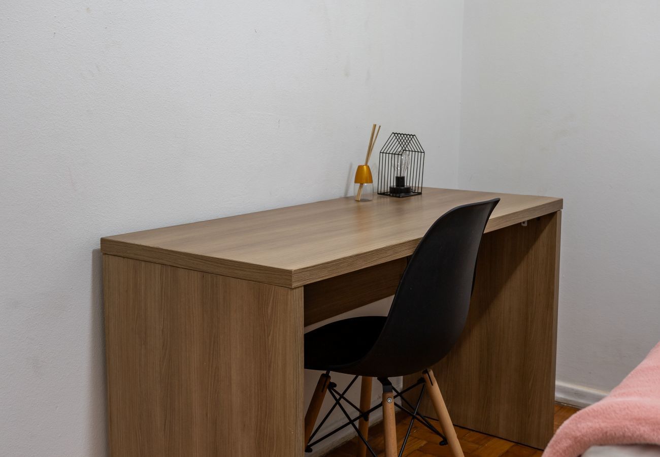 Apartamento em Rio de Janeiro - 6 minutos da Praia de Copacabana | EL108