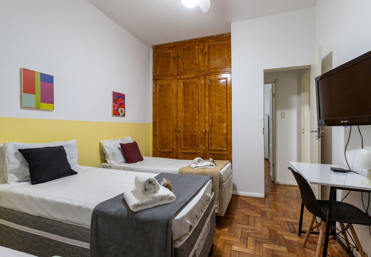Apartamento em Rio de Janeiro - 6 minutos da Praia de Copacabana | EL108