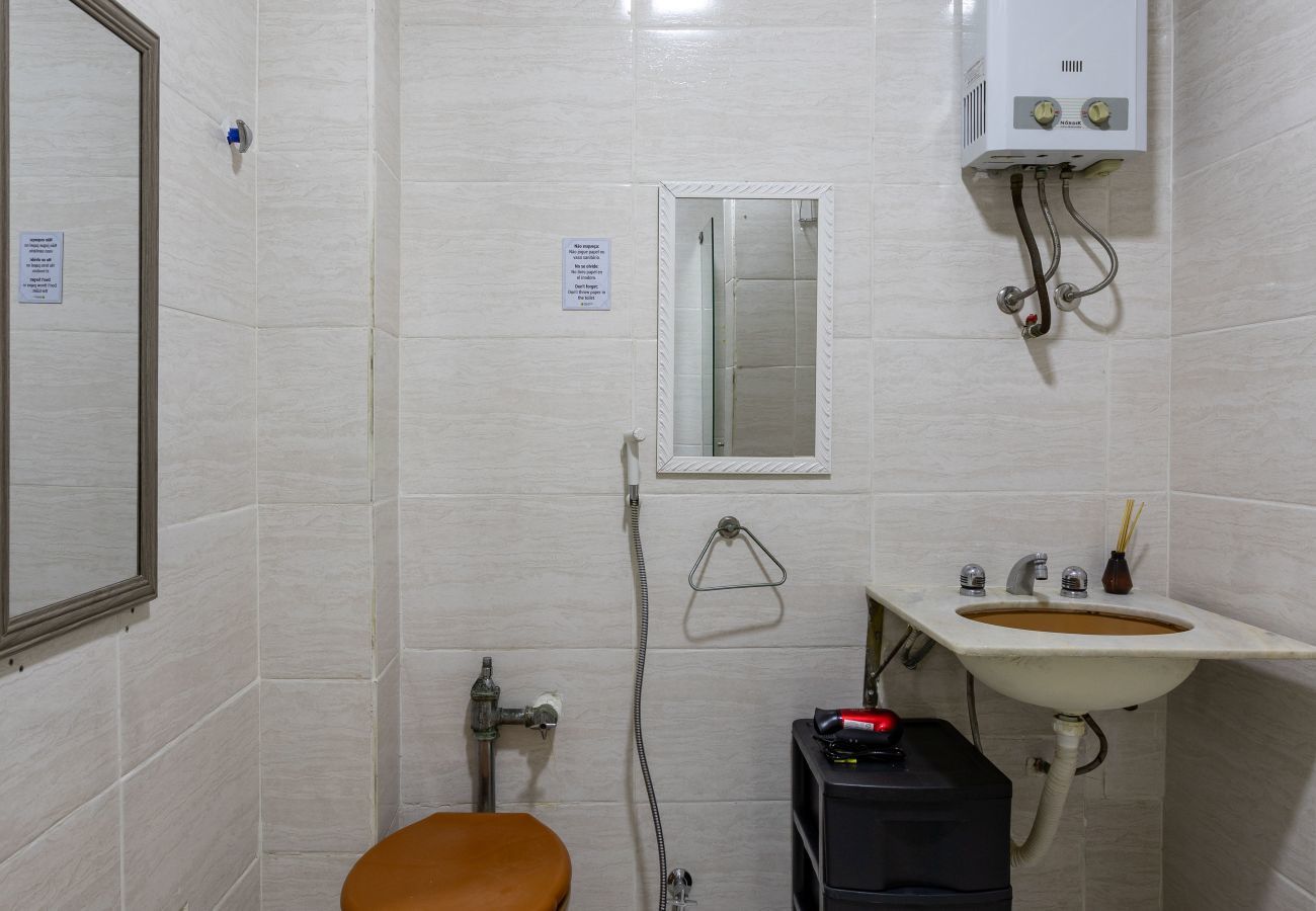 Apartamento em Rio de Janeiro - 6 minutos da Praia de Copacabana | EL108