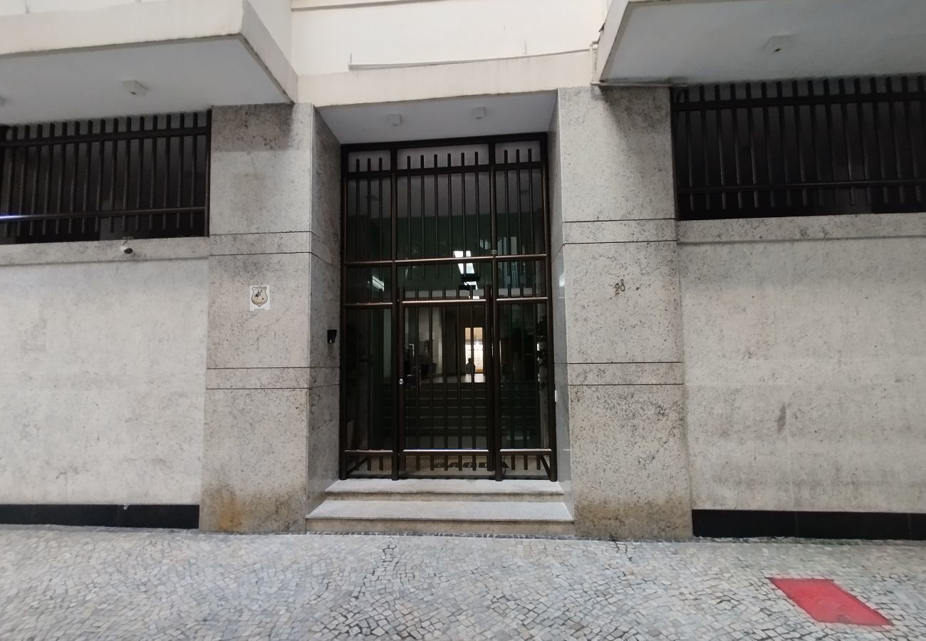 Apartamento em Rio de Janeiro - 6 minutos da Praia de Copacabana | EL108