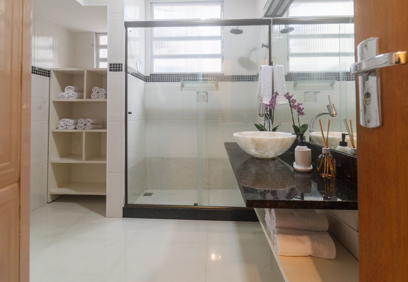 Apartamento em Rio de Janeiro - Brt401A| 3 quartos em Copacabana, 9 min do Posto 4