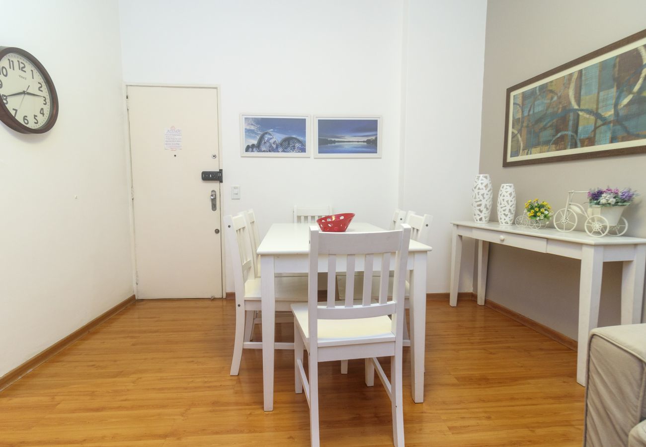 Apartamento em Rio de Janeiro - Brt401B|2 quartos em Copacabana, 10 min do Posto 3