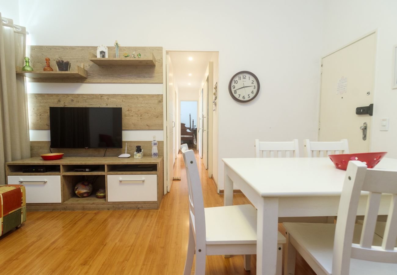 Apartamento em Rio de Janeiro - Brt401B|2 quartos em Copacabana, 10 min do Posto 3