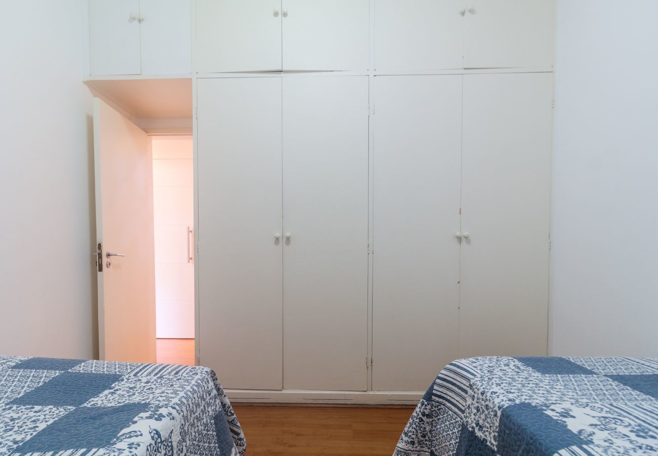 Apartamento em Rio de Janeiro - Brt401B|2 quartos em Copacabana, 10 min do Posto 3
