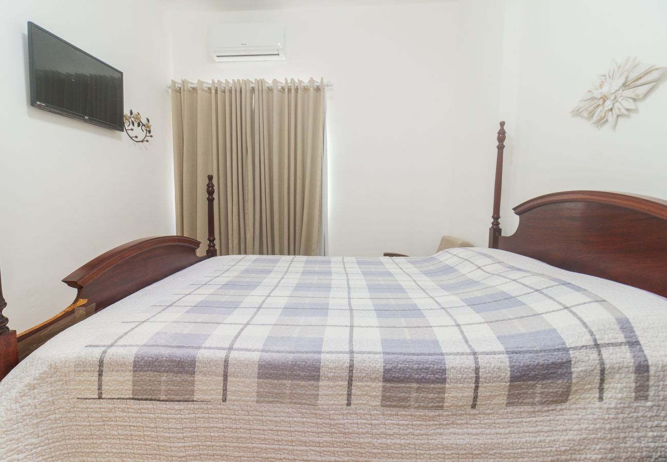 Apartamento em Rio de Janeiro - Brt401B|2 quartos em Copacabana, 10 min do Posto 3