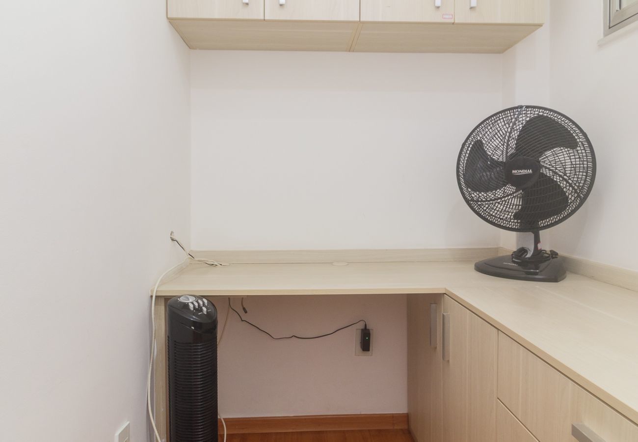 Apartamento em Rio de Janeiro - Brt401B|2 quartos em Copacabana, 10 min do Posto 3