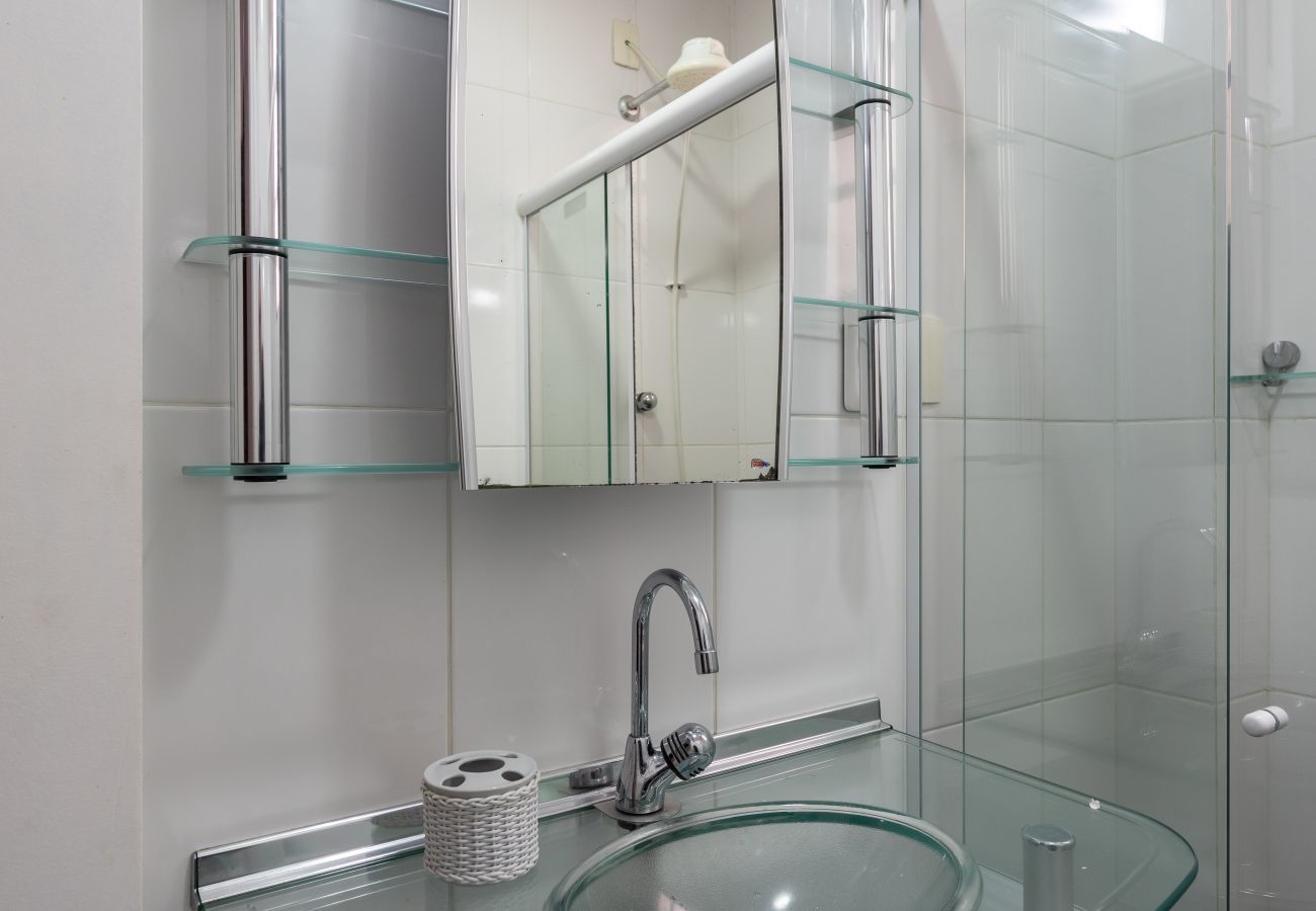 Apartamento em Rio de Janeiro - Charme em Copa | Ótimo para casais | MVC1103