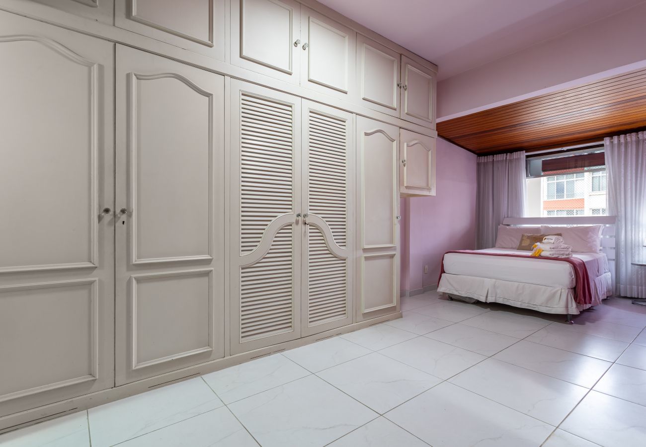 Apartamento em Rio de Janeiro - Charme em Copa | Ótimo para casais | MVC1103