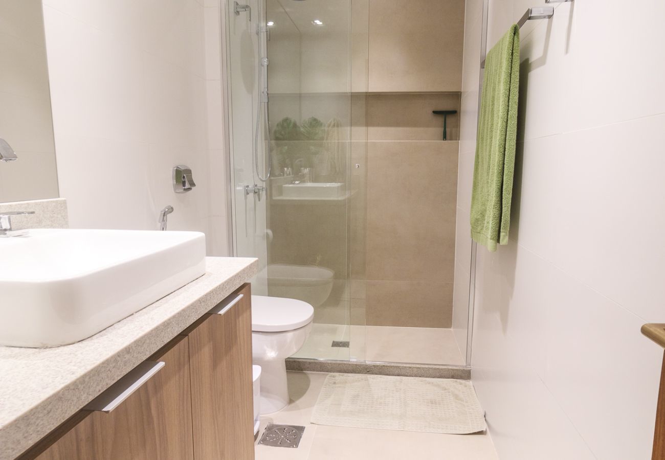 Apart-hotel em Rio de Janeiro - Lira602 | Leblon 2 qtos, vista Cristo e 2 Irmãos