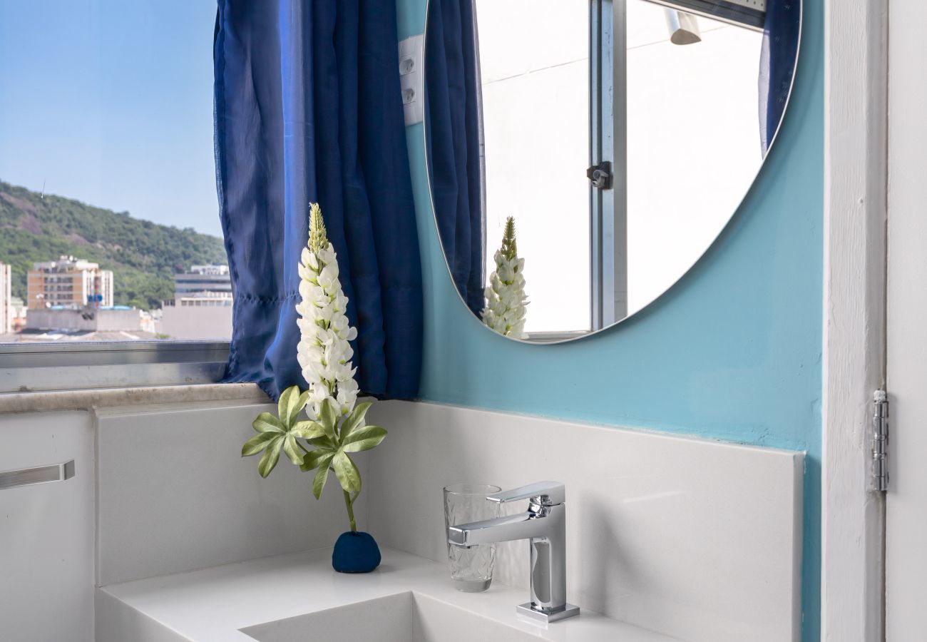 Apartamento em Rio de Janeiro - Charme em Botafogo | Bem decorado | SCT1202 