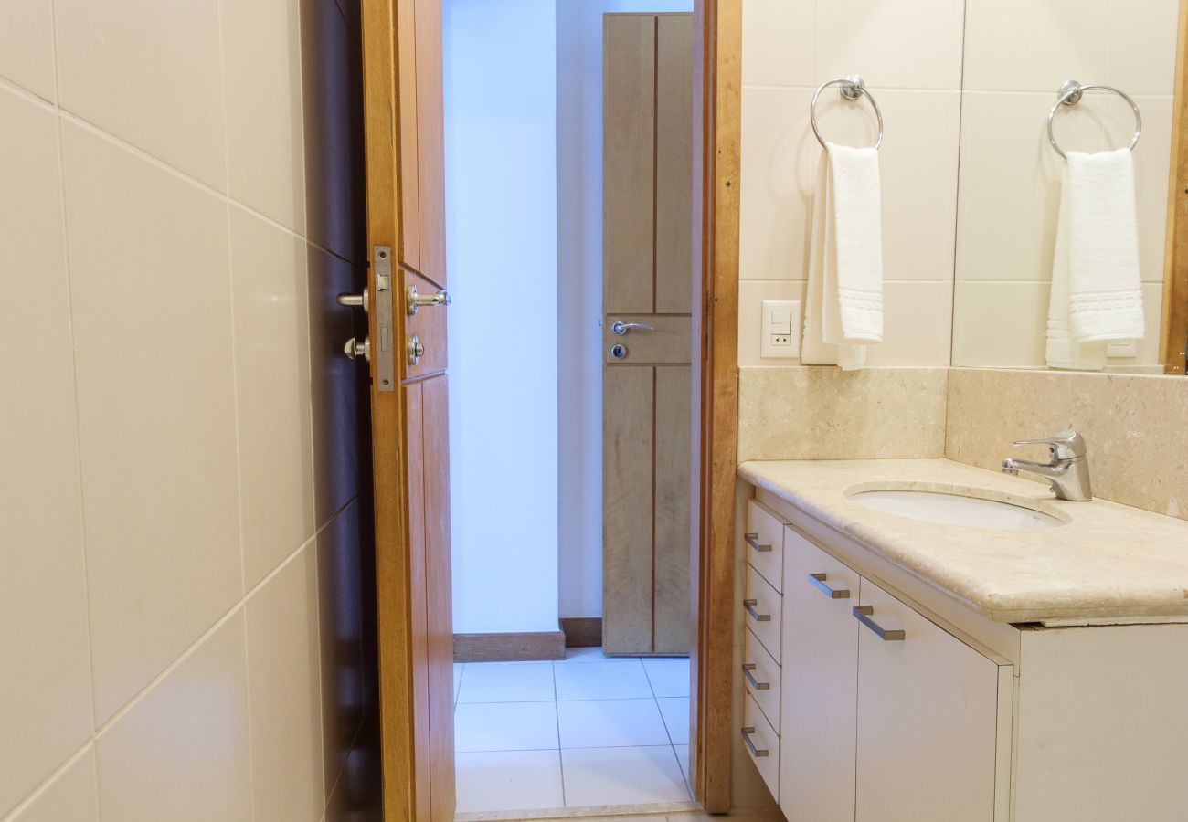 Apart-hotel em Rio de Janeiro - JON705 | Cobertura em Ipanema com vista pro Cristo