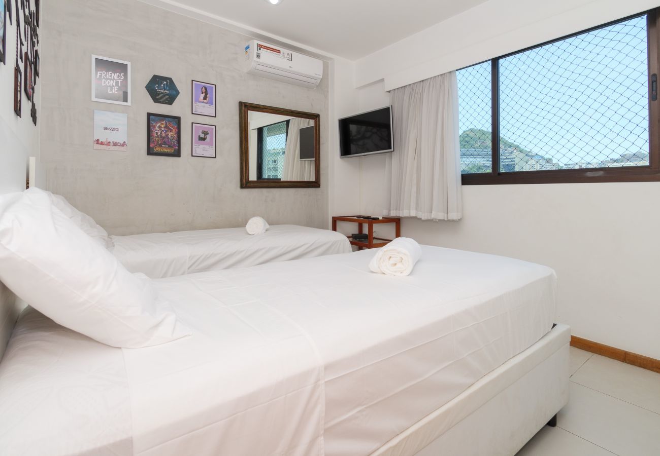 Apart-hotel em Rio de Janeiro - JON705 | Cobertura em Ipanema com vista pro Cristo