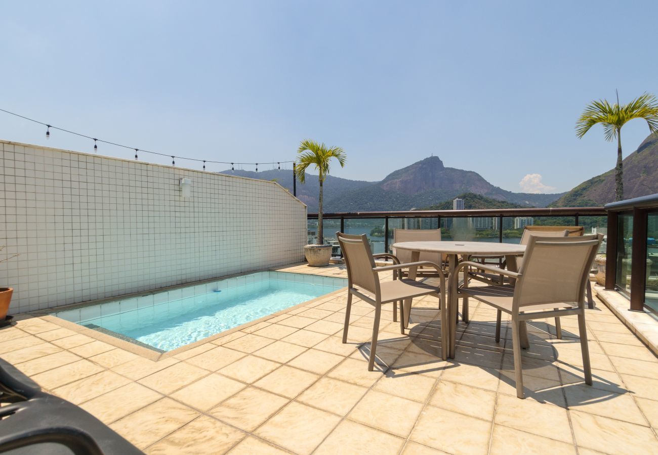 Apart-hotel em Rio de Janeiro - JON705 | Cobertura em Ipanema com vista pro Cristo