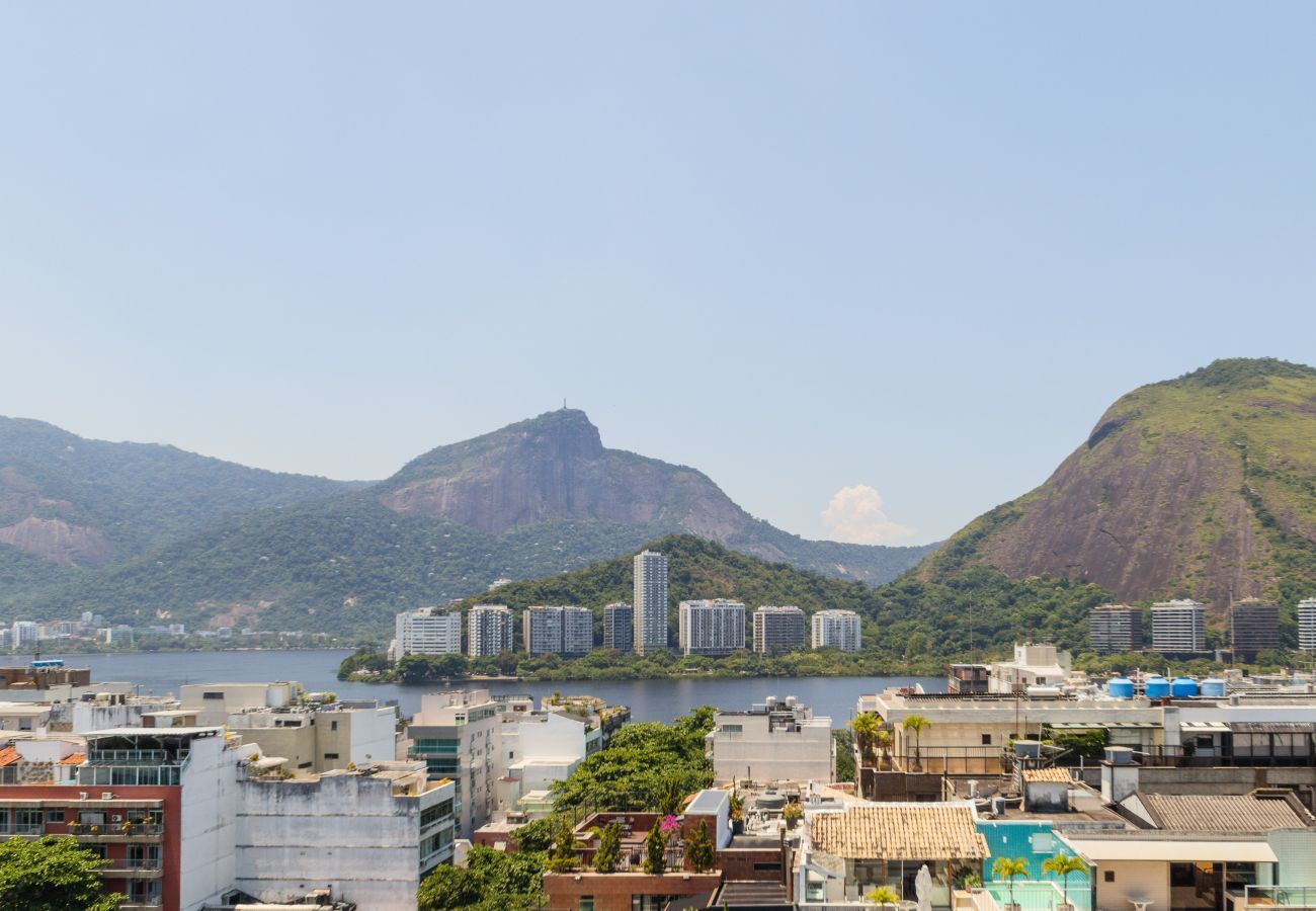 Apart-hotel em Rio de Janeiro - JON705 | Cobertura em Ipanema com vista pro Cristo