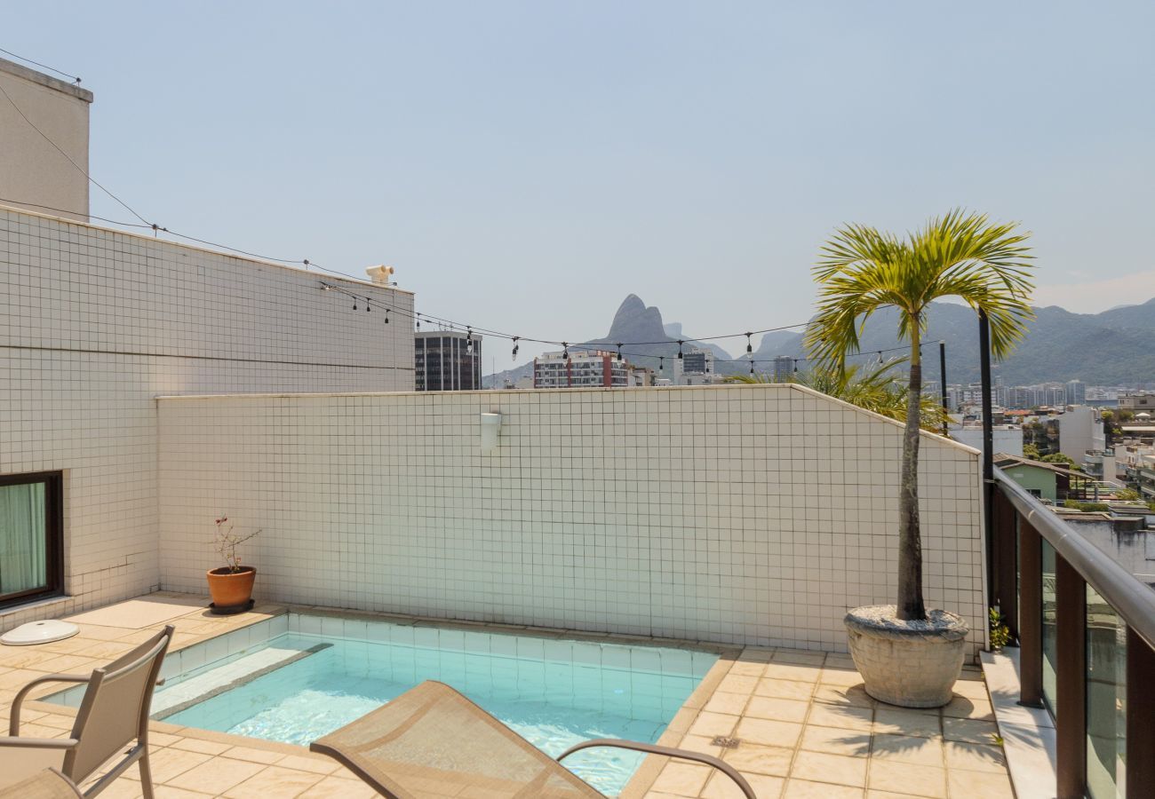Apart-hotel em Rio de Janeiro - JON705 | Cobertura em Ipanema com vista pro Cristo