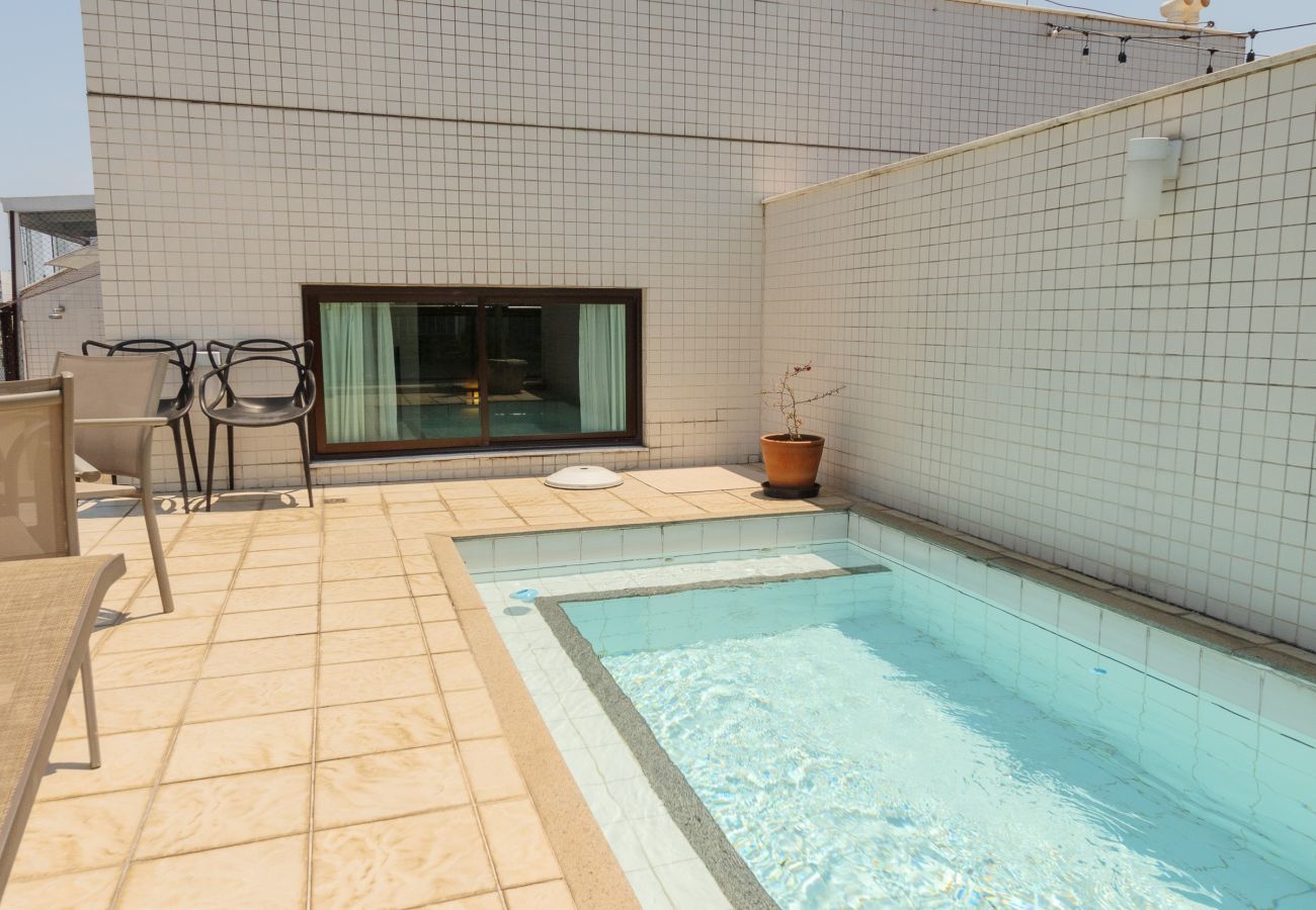 Apart-hotel em Rio de Janeiro - JON705 | Cobertura em Ipanema com vista pro Cristo