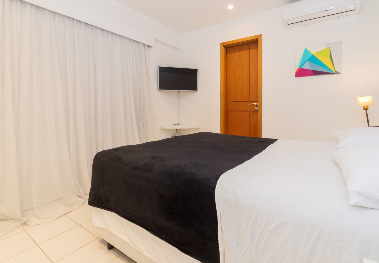 Apart-hotel em Rio de Janeiro - JON705 | Cobertura em Ipanema com vista pro Cristo
