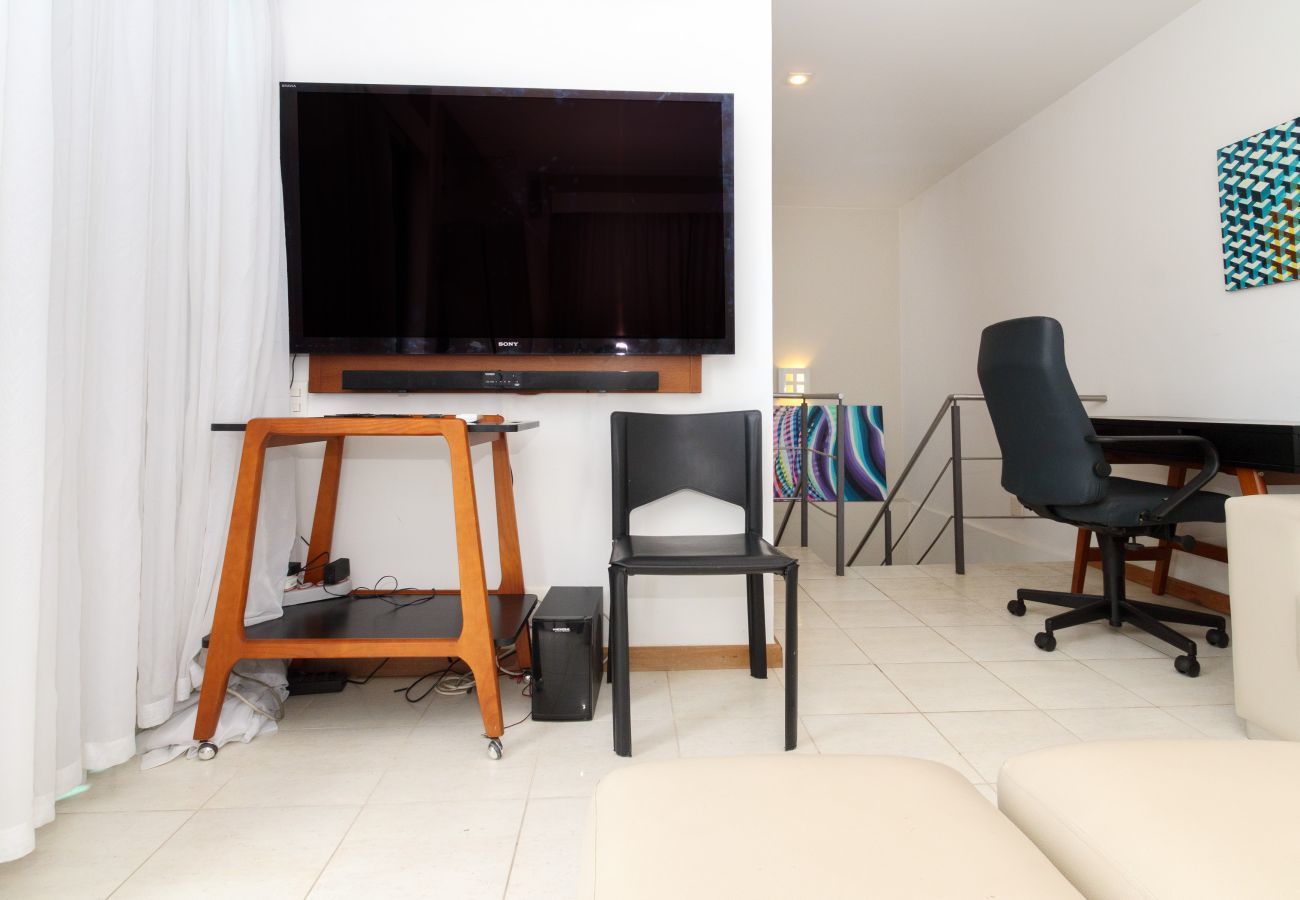 Apart-hotel em Rio de Janeiro - JON705 | Cobertura em Ipanema com vista pro Cristo