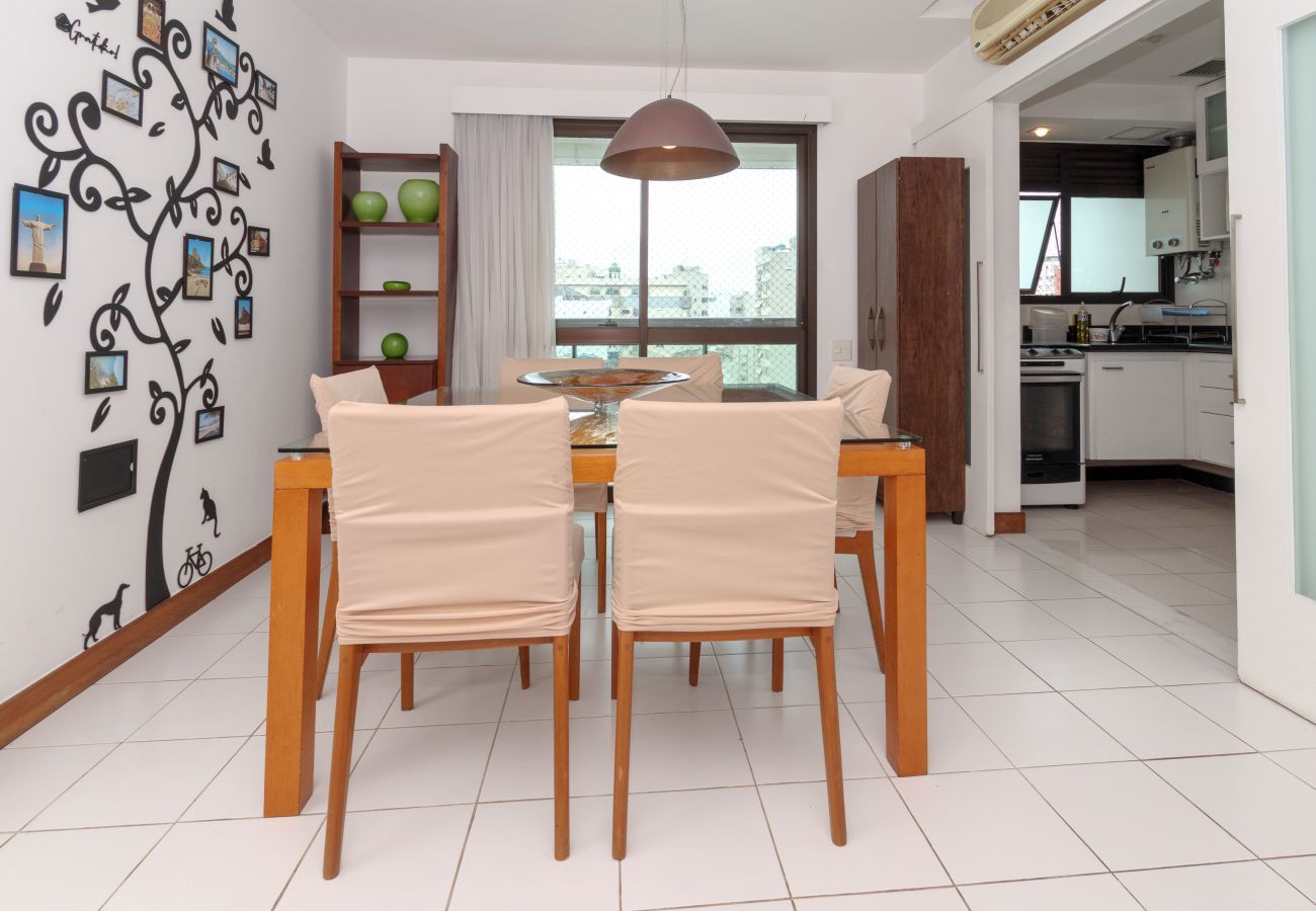 Apart-hotel em Rio de Janeiro - JON705 | Cobertura em Ipanema com vista pro Cristo