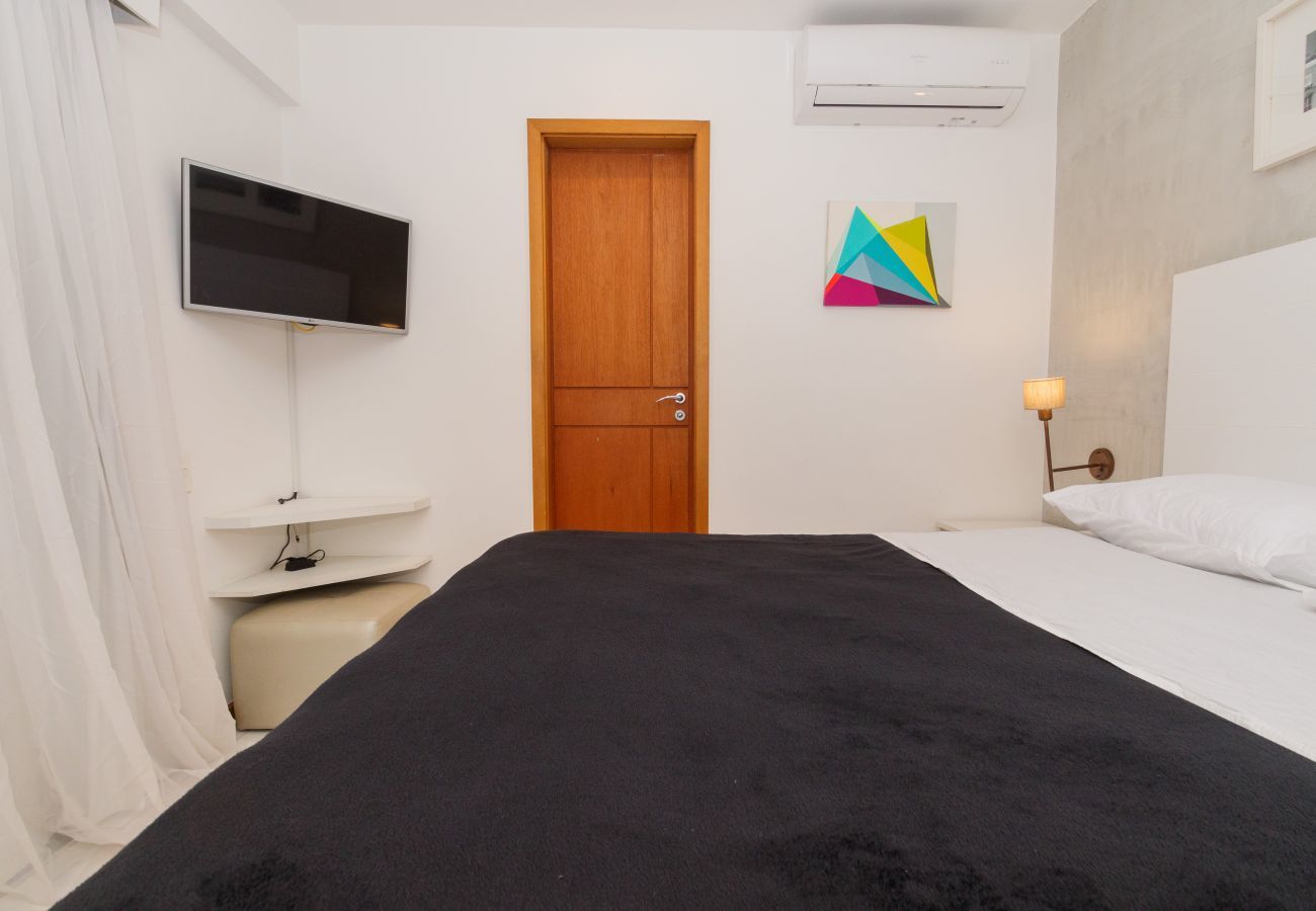 Apart-hotel em Rio de Janeiro - JON705 | Cobertura em Ipanema com vista pro Cristo