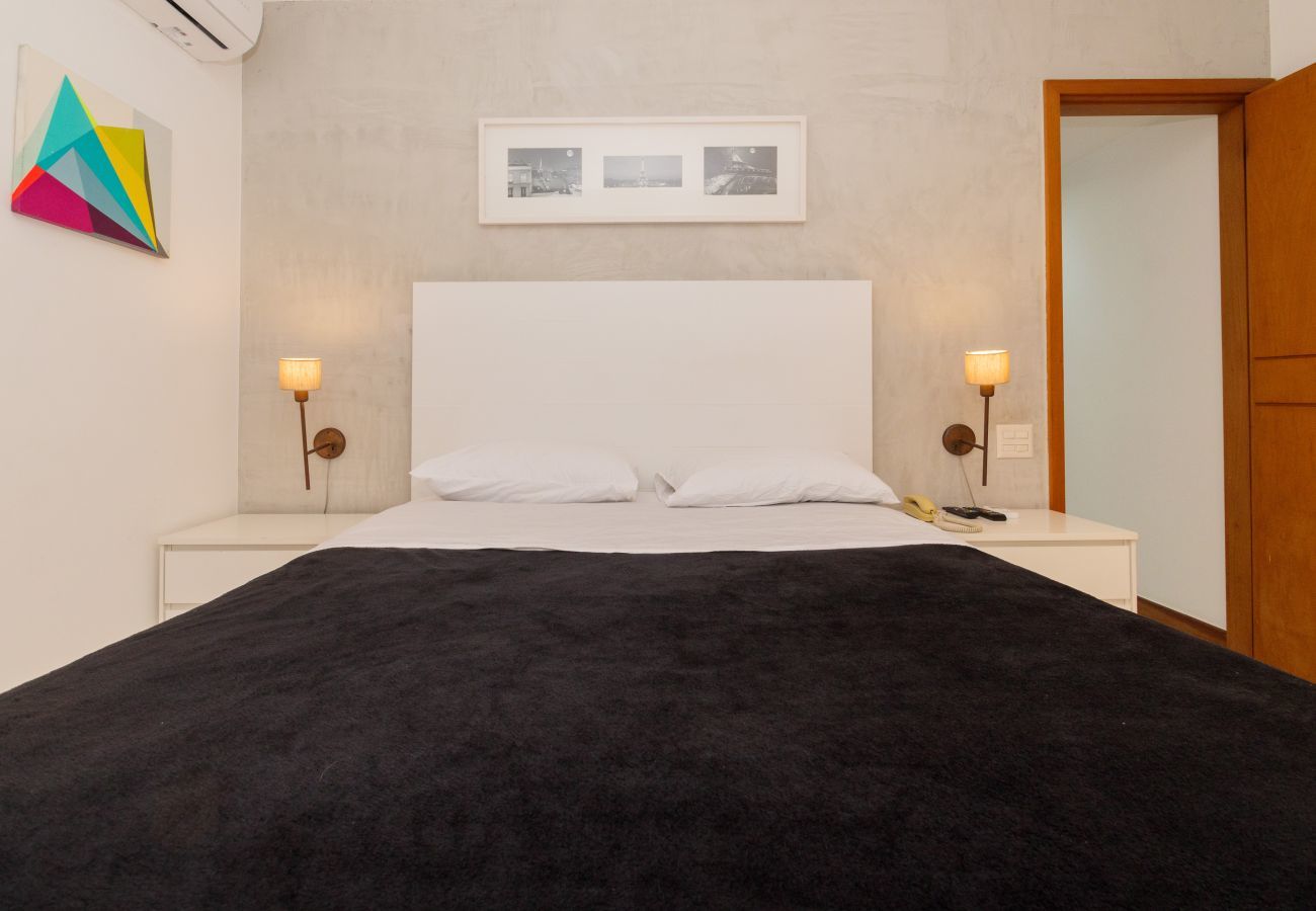 Apart-hotel em Rio de Janeiro - JON705 | Cobertura em Ipanema com vista pro Cristo