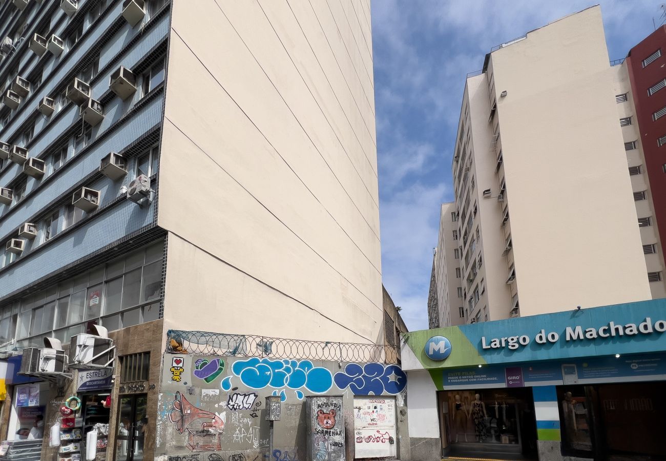 Apartamento em Rio de Janeiro - 10 minutos da Praia do Flamengo, ao lado do metrô | CT404