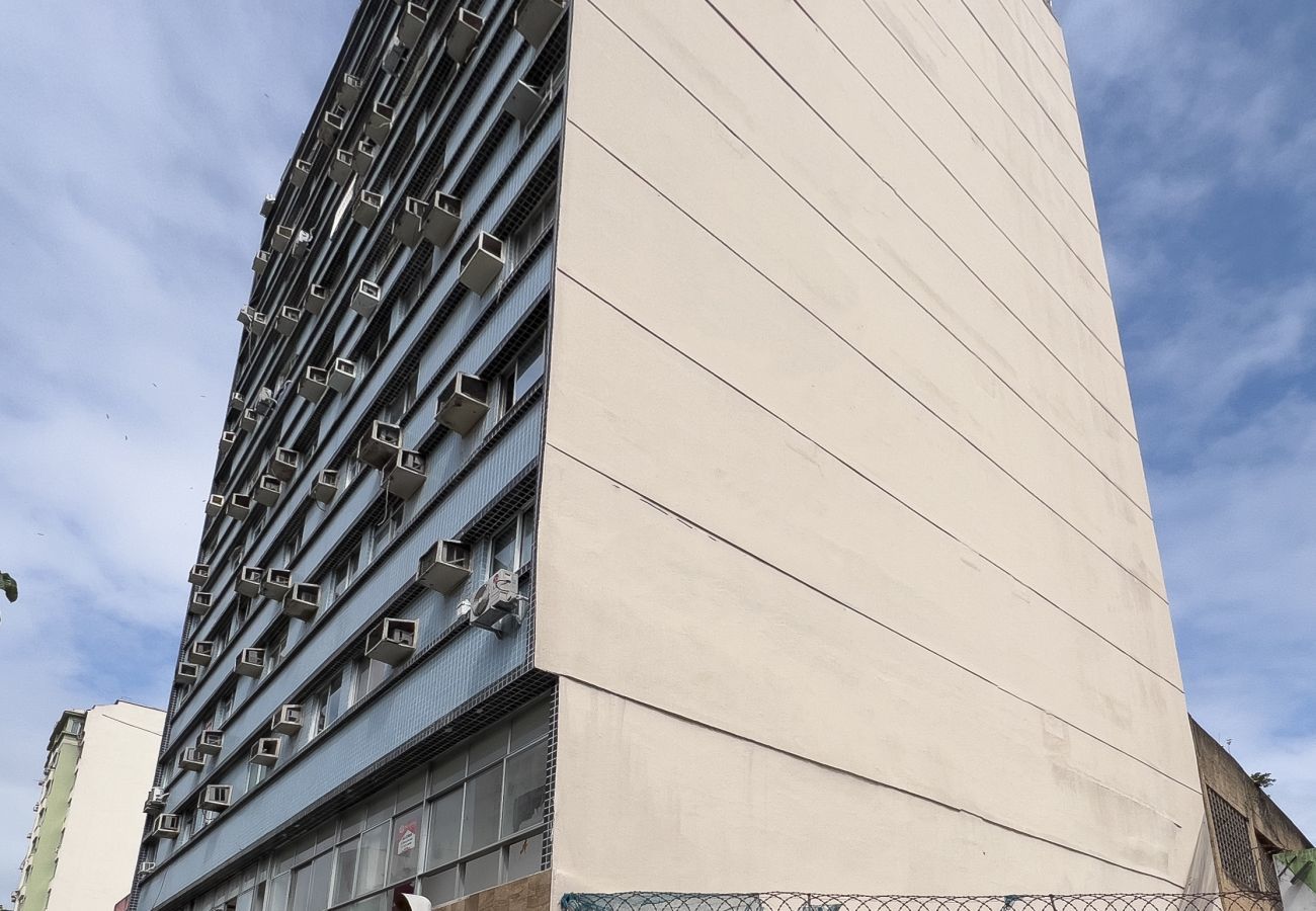 Apartamento em Rio de Janeiro - 10 minutos da Praia do Flamengo, ao lado do metrô | CT404