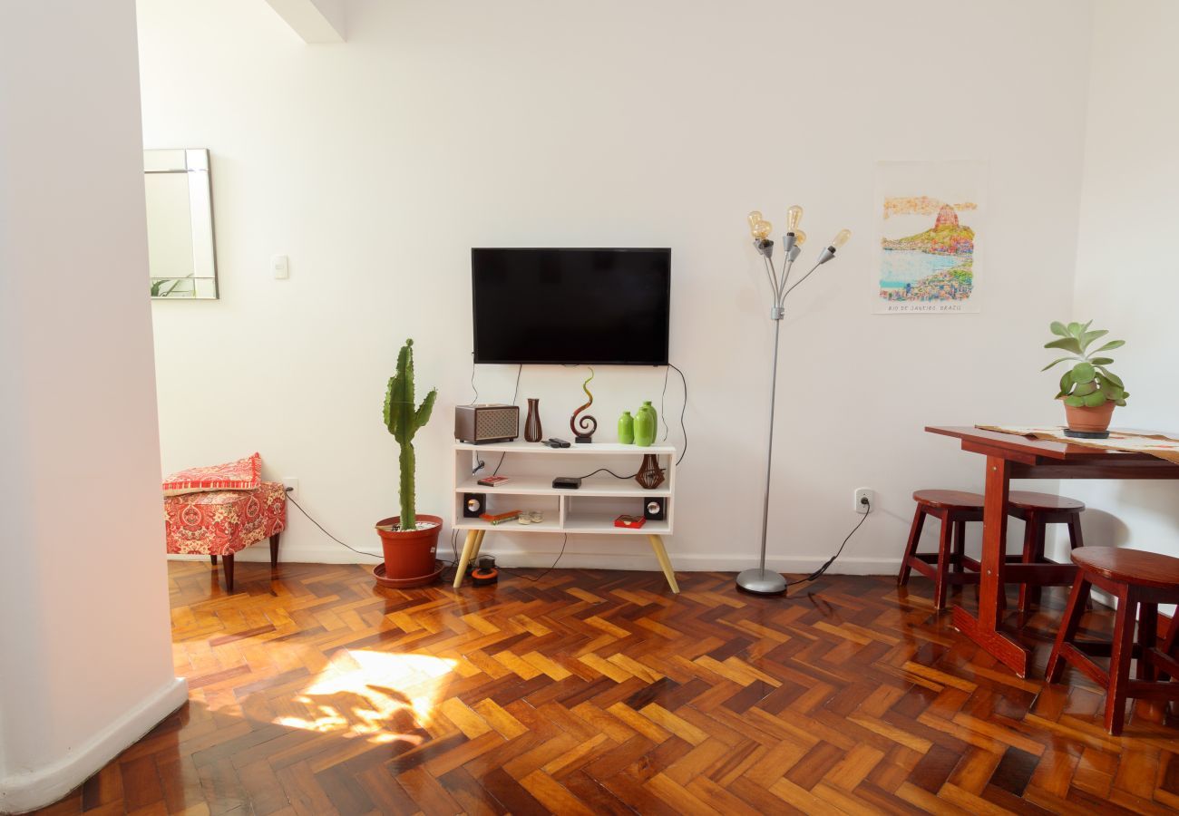 Apartamento em Rio de Janeiro - NS604| quarto e sala á 400m da praia