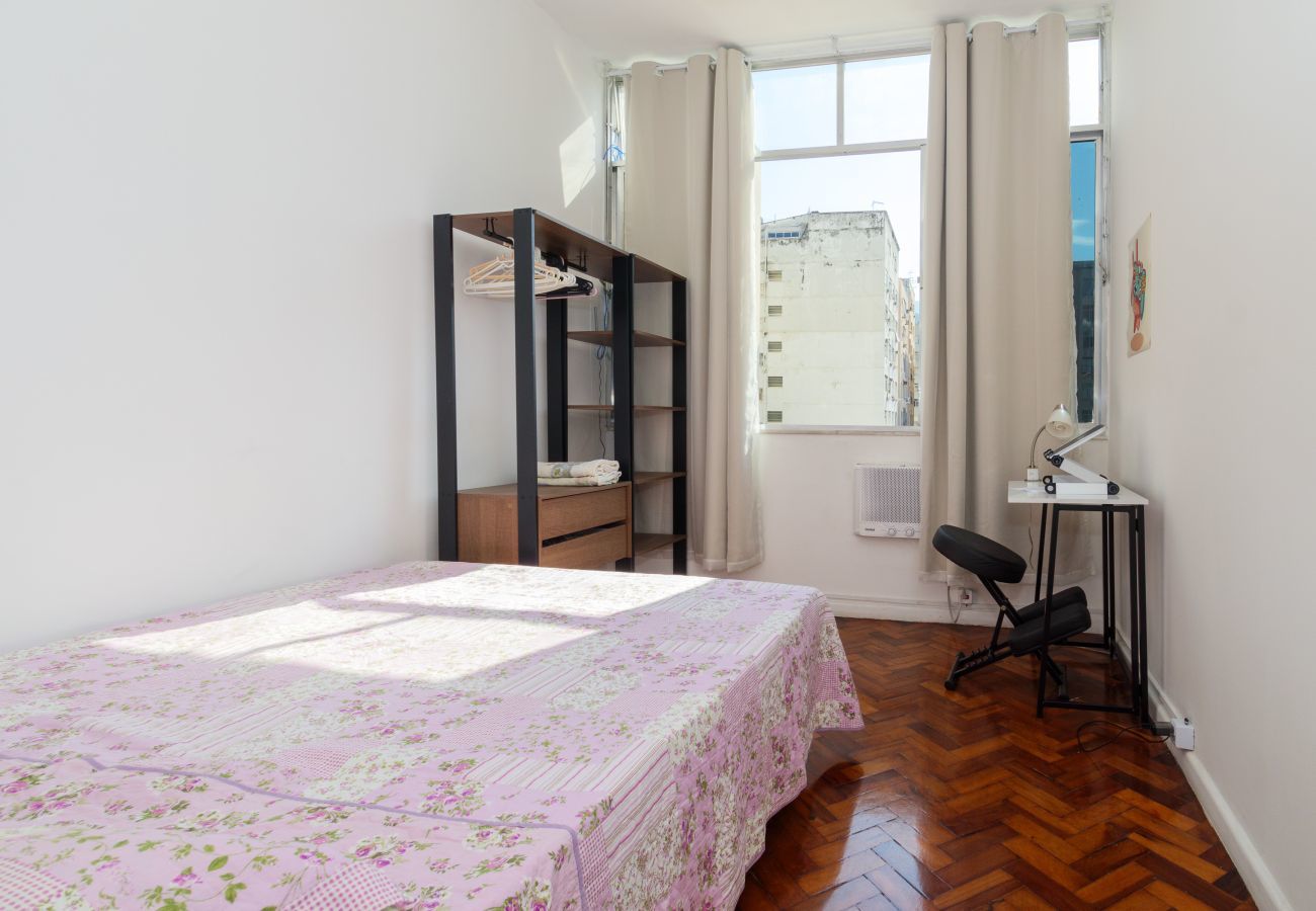 Apartamento em Rio de Janeiro - NS604| quarto e sala á 400m da praia