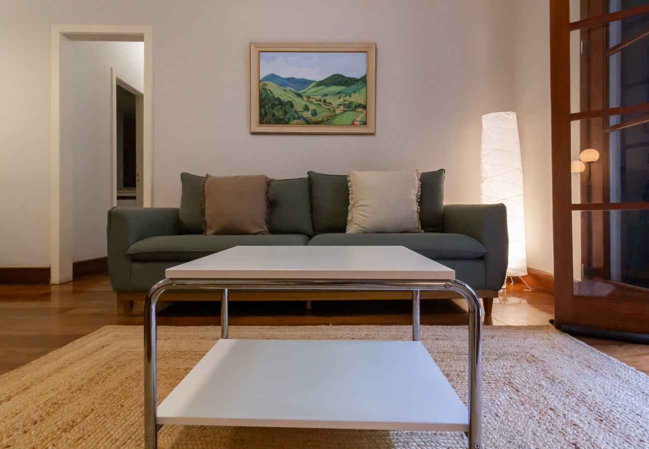 Apartamento em Rio de Janeiro - Próximo do metrô e 10 minutos da praia | MFB302