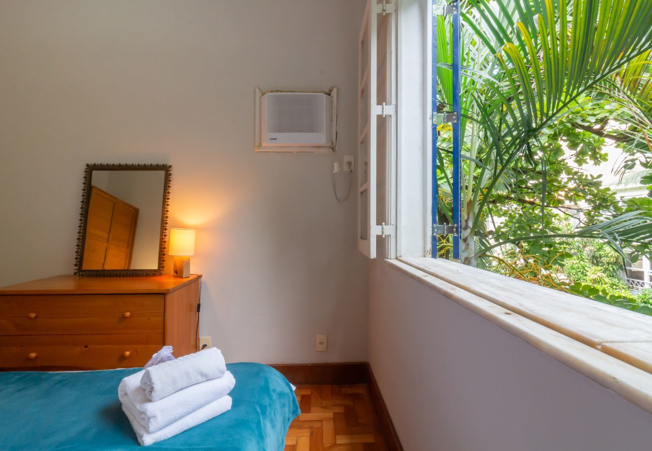 Apartamento em Rio de Janeiro - Próximo do metrô e 10 minutos da praia | MFB302