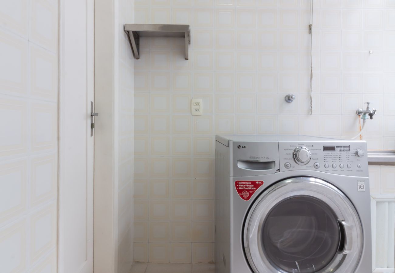 Apartamento em Rio de Janeiro - Próximo do metrô e 10 minutos da praia | MFB302