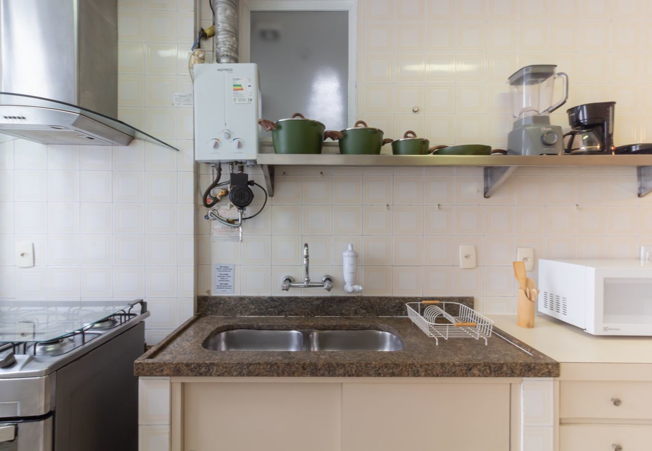 Apartamento em Rio de Janeiro - Próximo do metrô e 10 minutos da praia | MFB302