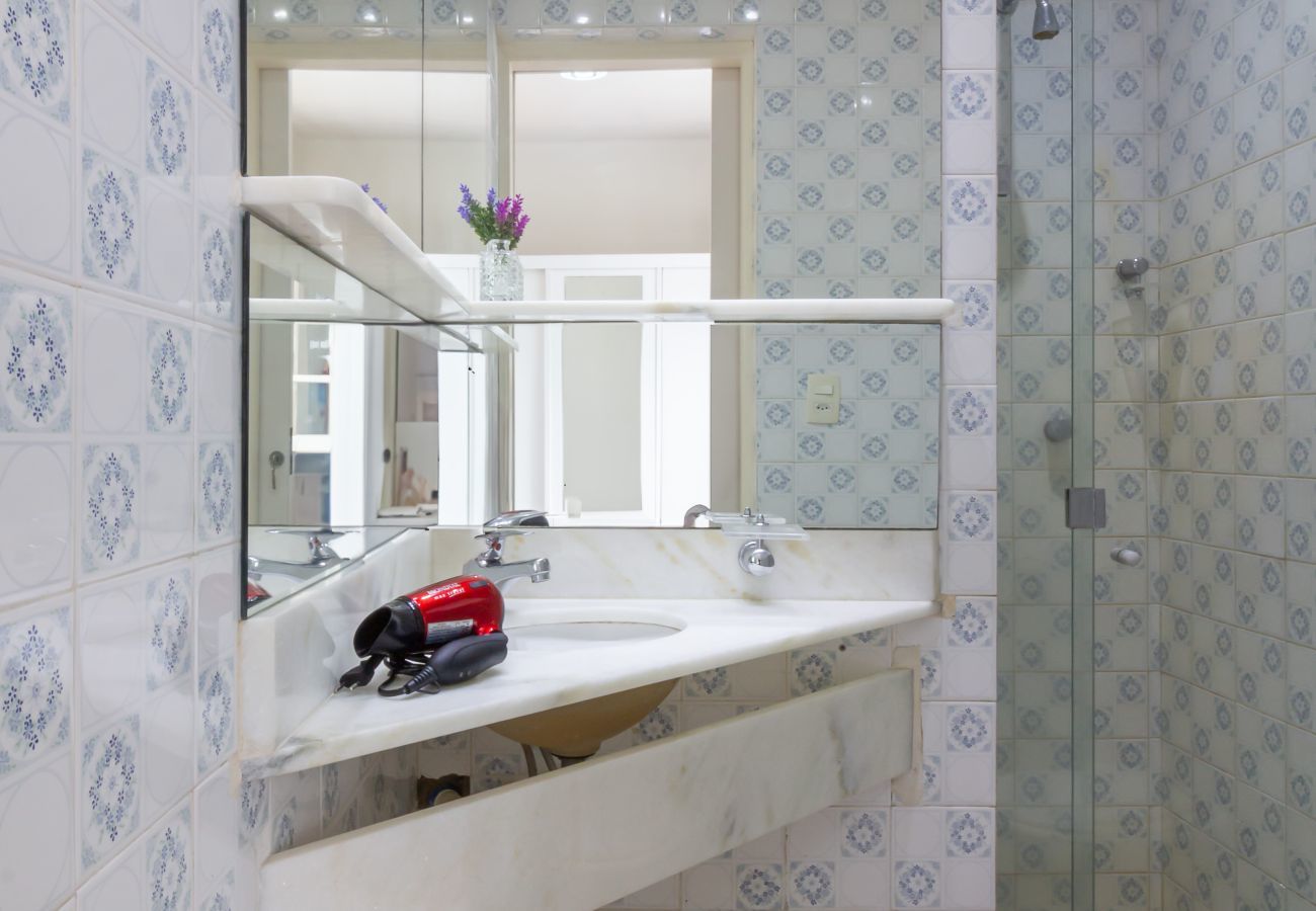Apartamento em Rio de Janeiro - Próximo do metrô e 10 minutos da praia | MFB302
