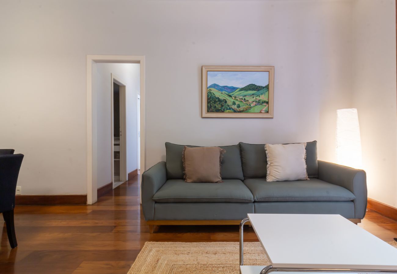 Apartamento em Rio de Janeiro - Próximo do metrô e 10 minutos da praia | MFB302