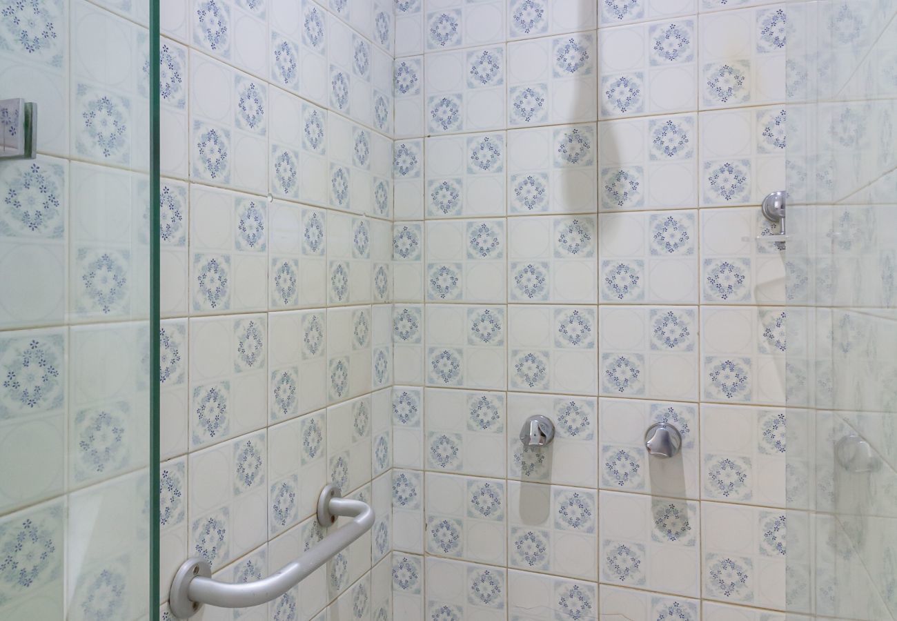 Apartamento em Rio de Janeiro - Próximo do metrô e 10 minutos da praia | MFB302