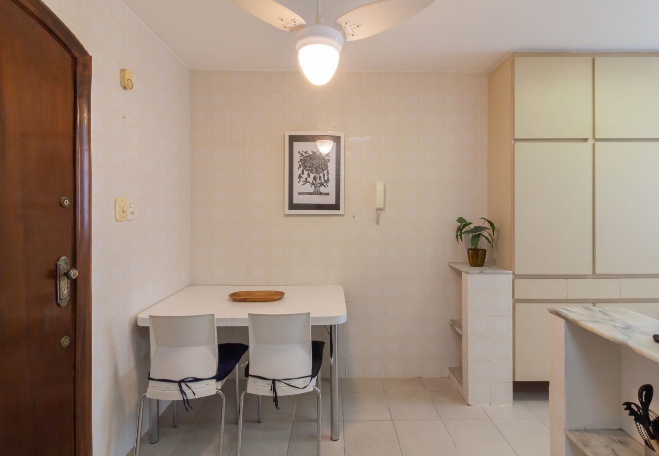 Apartamento em Rio de Janeiro - Próximo do metrô e 10 minutos da praia | MFB302