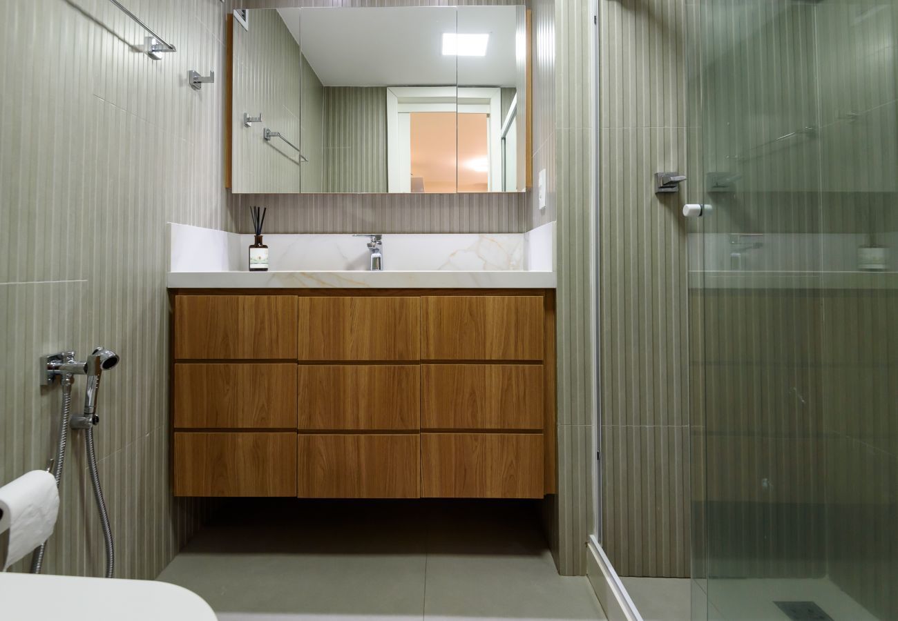 Apartamento em Rio de Janeiro - Albuq103|Apartamento luxuoso no Leblon