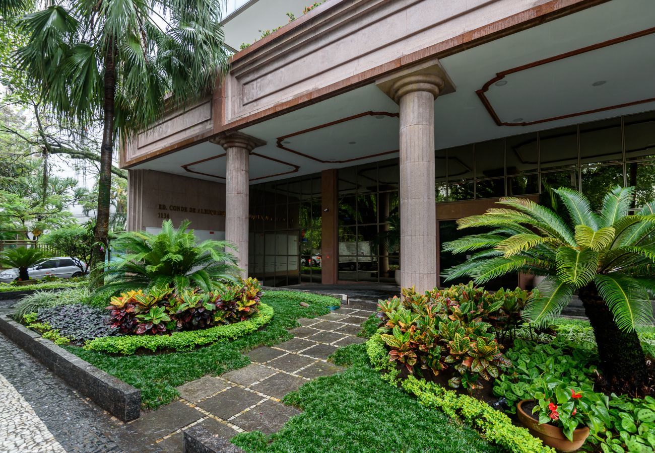 Apartamento em Rio de Janeiro - Albuq103|Apartamento luxuoso no Leblon