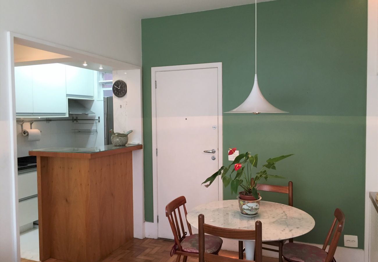 Apartamento em Rio de Janeiro - Jul602|Qto sala em Copa, 2 minutos a pé da praia