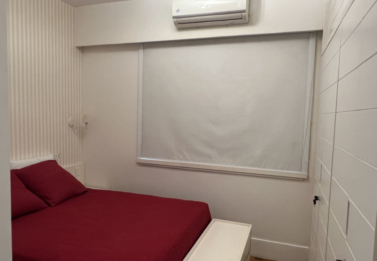 Apartamento em Rio de Janeiro - Jul602|Qto sala em Copa, 2 minutos a pé da praia