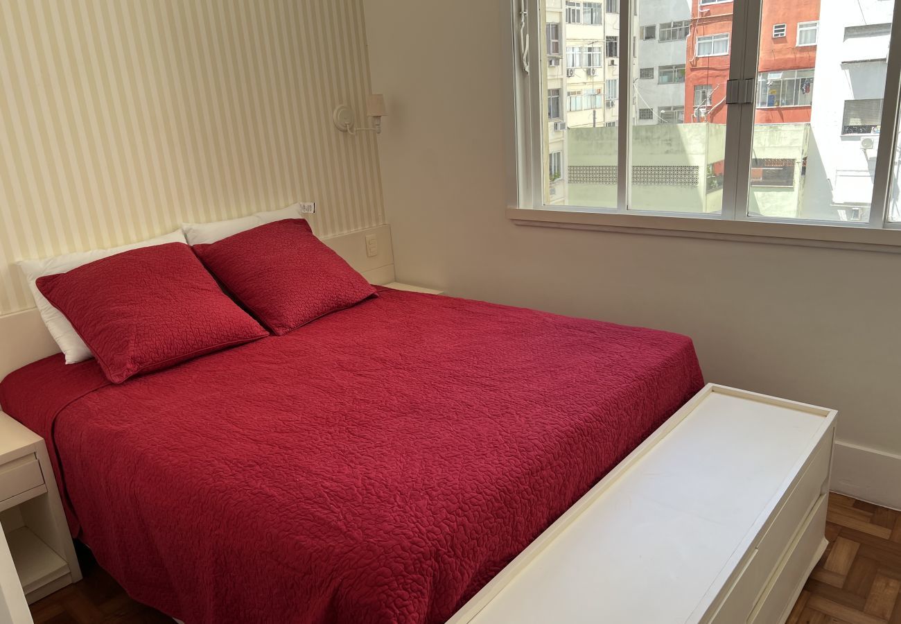 Apartamento em Rio de Janeiro - Jul602|Qto sala em Copa, 2 minutos a pé da praia