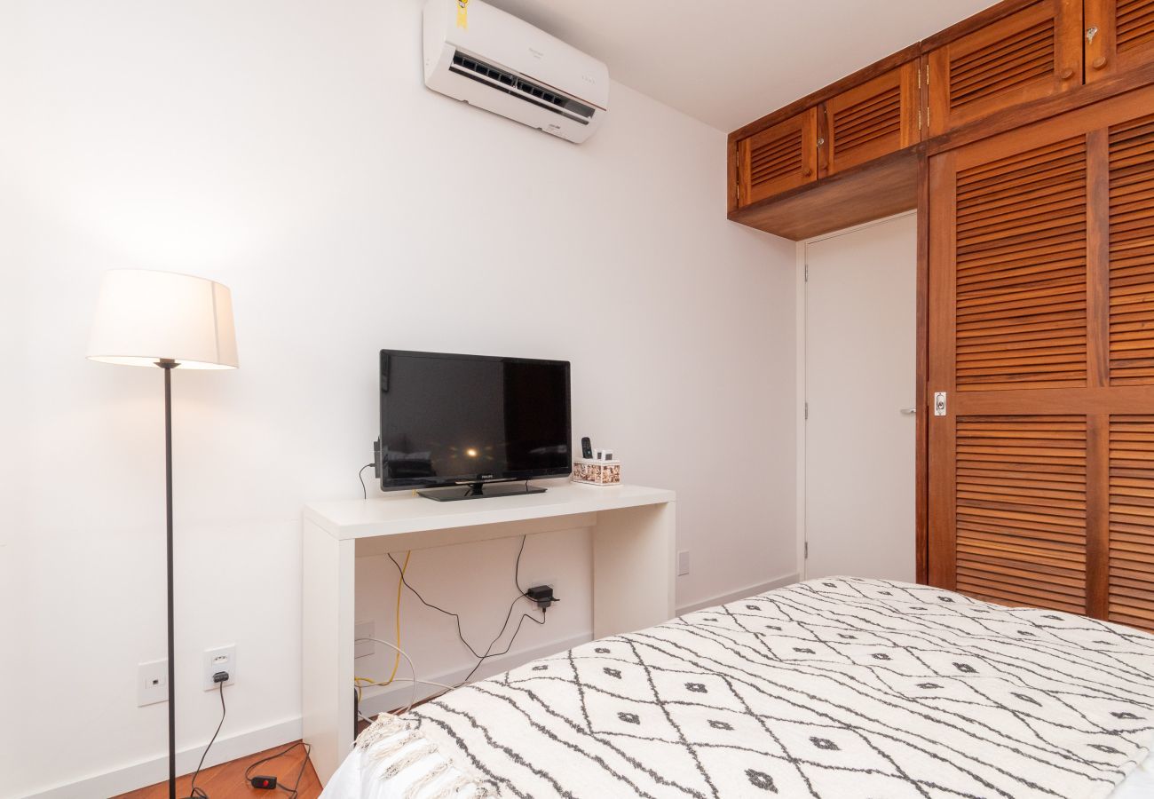 Apart-hotel em Rio de Janeiro - Azevedo1105|Flat ao lado da Dias Ferreira + piscina