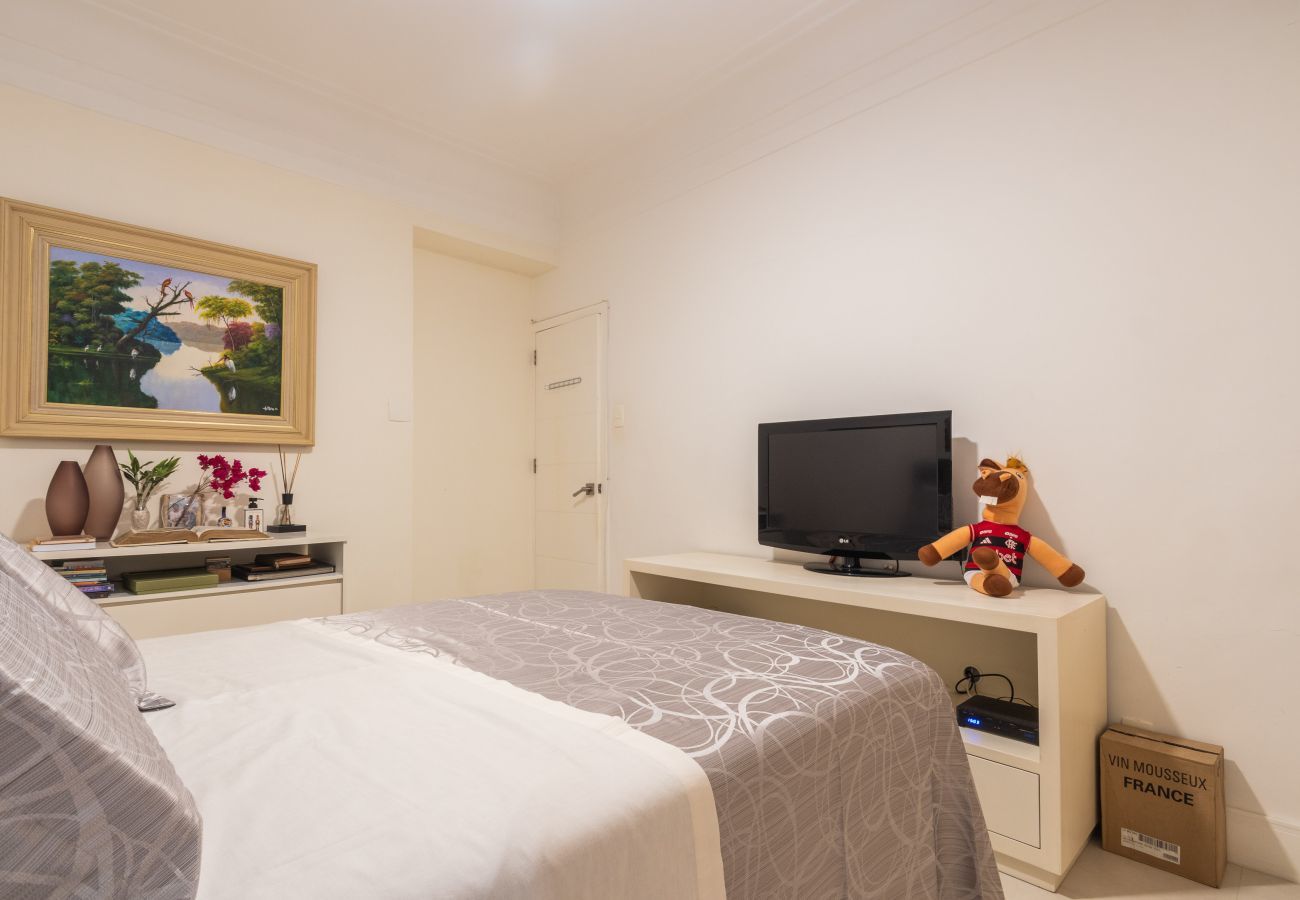Apartamento em Rio de Janeiro - Ata201| Lindo 2 qto no Leblon à 5 minutos da praia