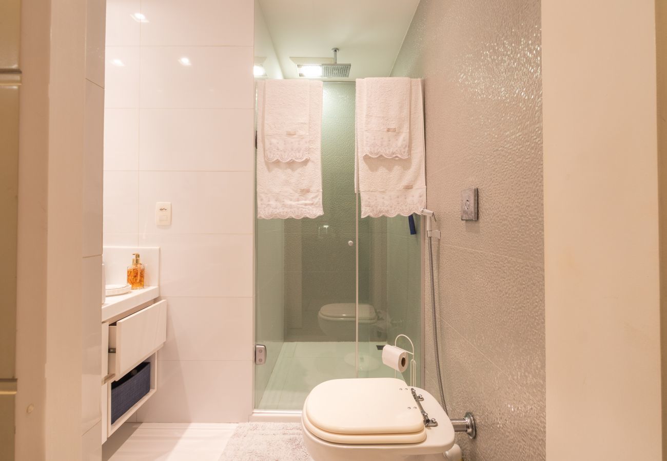 Apartamento em Rio de Janeiro - Ata201| Lindo 2 qto no Leblon à 5 minutos da praia