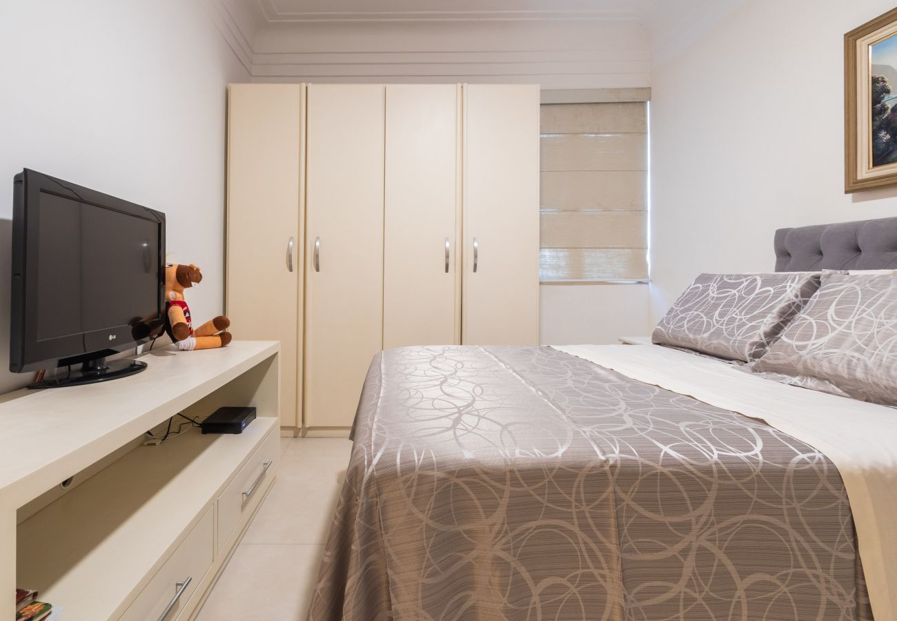Apartamento em Rio de Janeiro - Ata201| Lindo 2 qto no Leblon à 5 minutos da praia