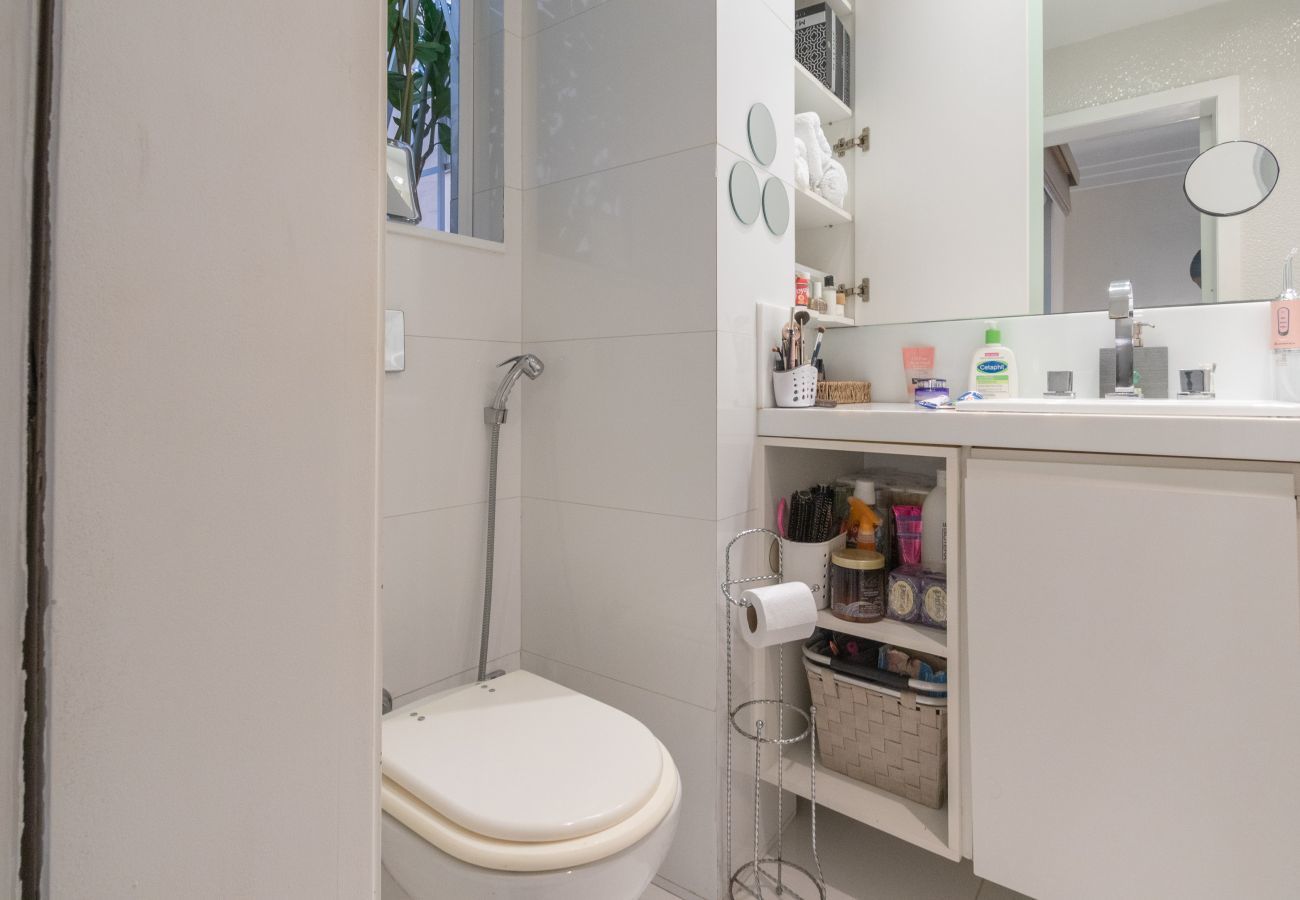 Apartamento em Rio de Janeiro - Ata201| Lindo 2 qto no Leblon à 5 minutos da praia