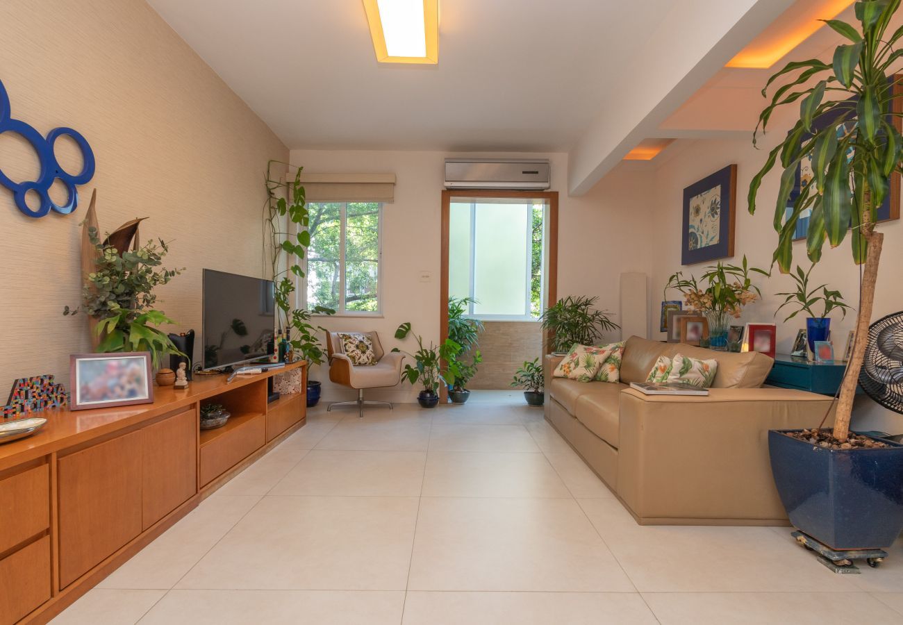 Apartamento em Rio de Janeiro - Ata201| Lindo 2 qto no Leblon à 5 minutos da praia