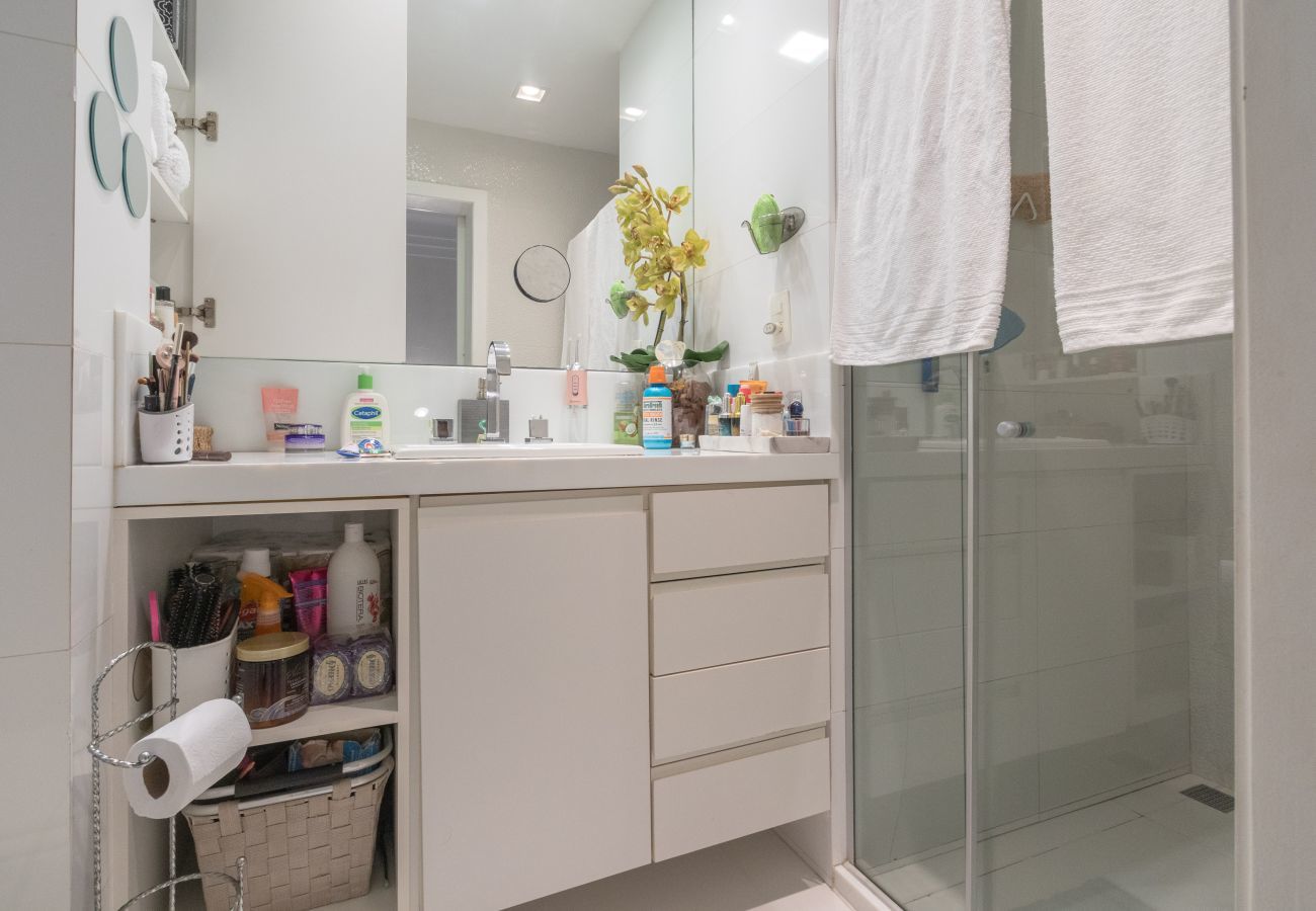 Apartamento em Rio de Janeiro - Ata201| Lindo 2 qto no Leblon à 5 minutos da praia