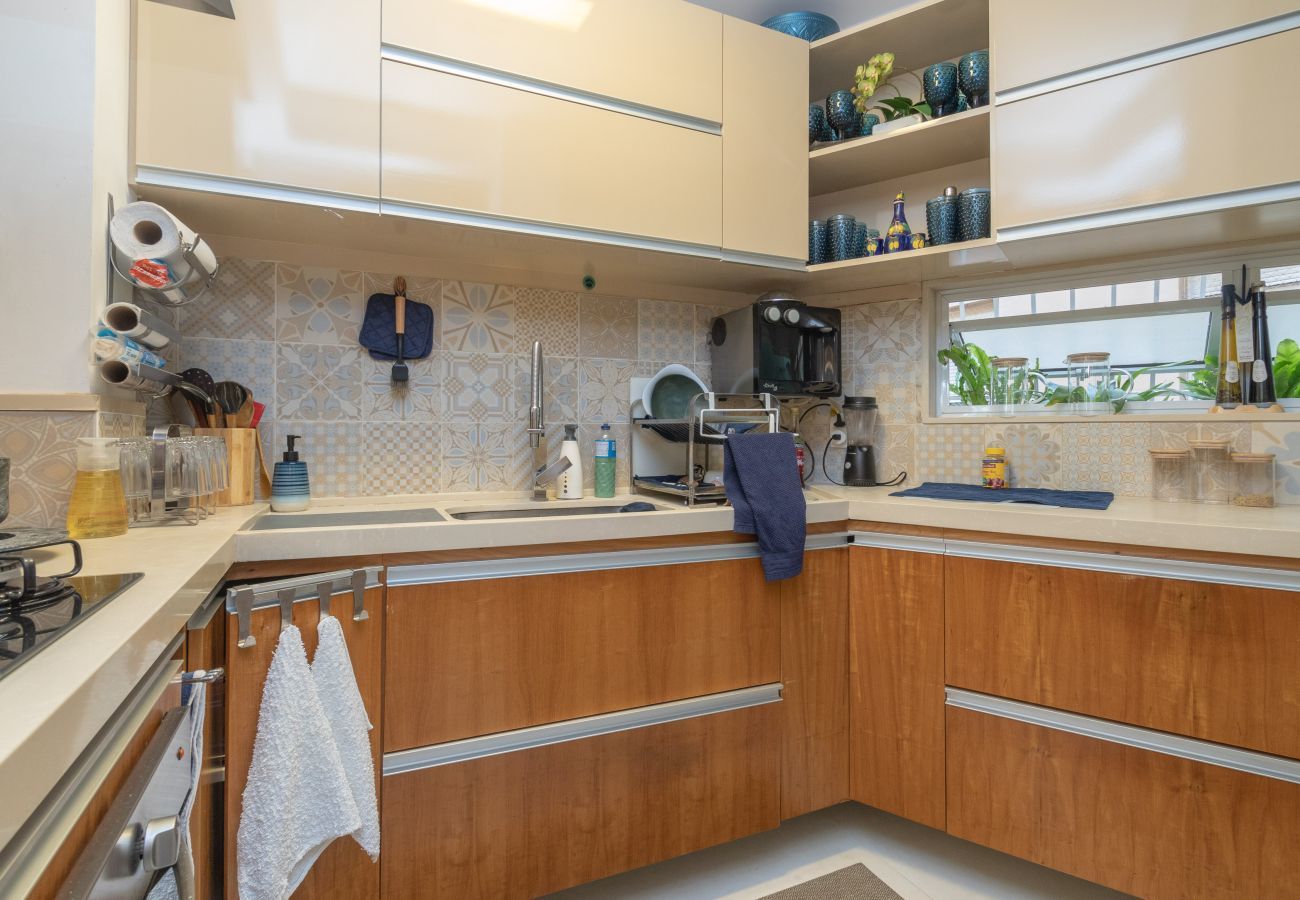 Apartamento em Rio de Janeiro - Ata201| Lindo 2 qto no Leblon à 5 minutos da praia